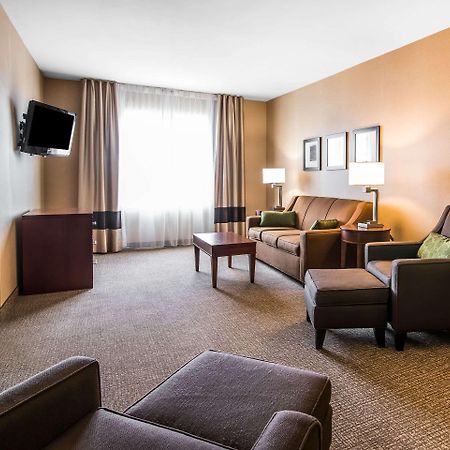 Quality Inn & Suites Towanda Exterior photo