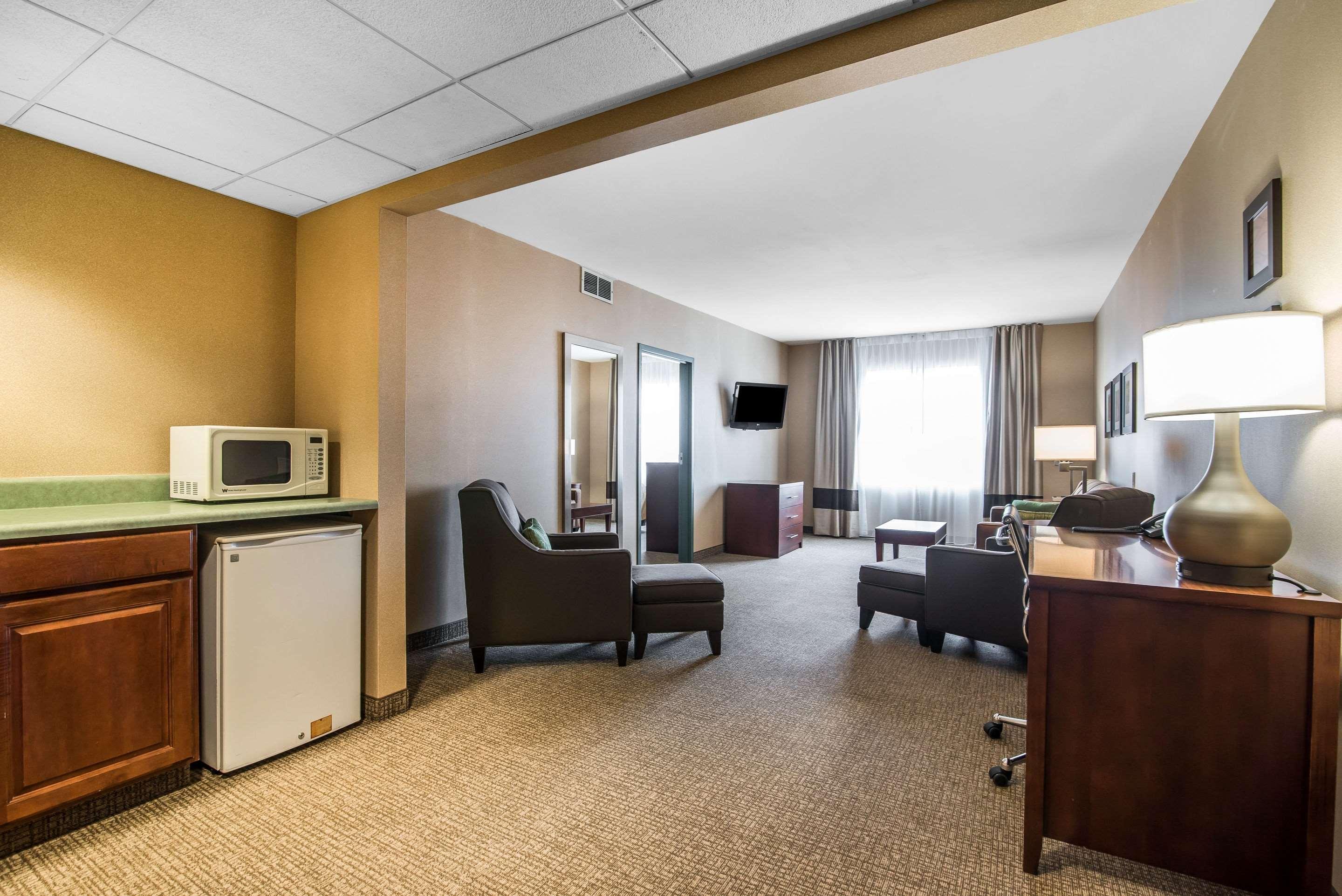 Quality Inn & Suites Towanda Exterior photo
